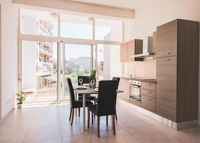 Unique 2Bdr Suite Near Sea And Pool In City Center!